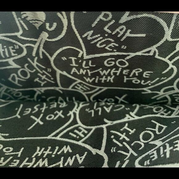 BETSEY JOHNSONS PRETTY PINK HEART PURSE - Picture 6 of 8